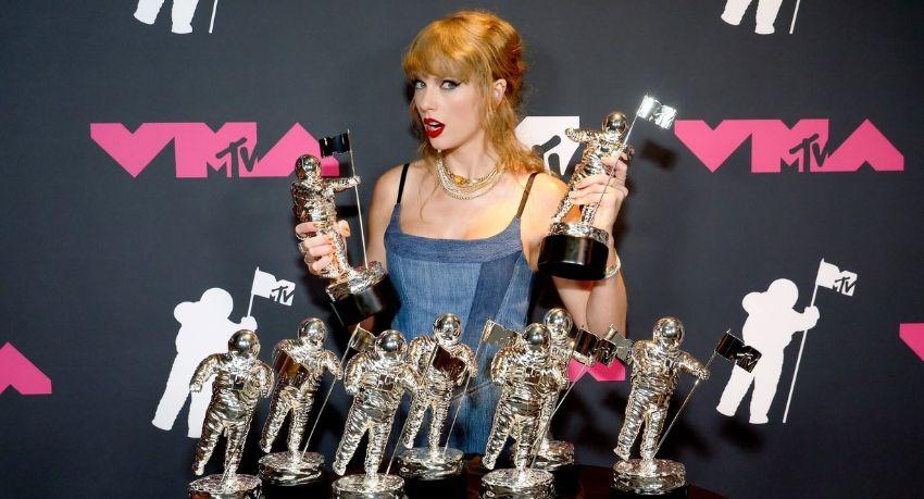 Taylor Swift sets record for most wins at MTV VMAs